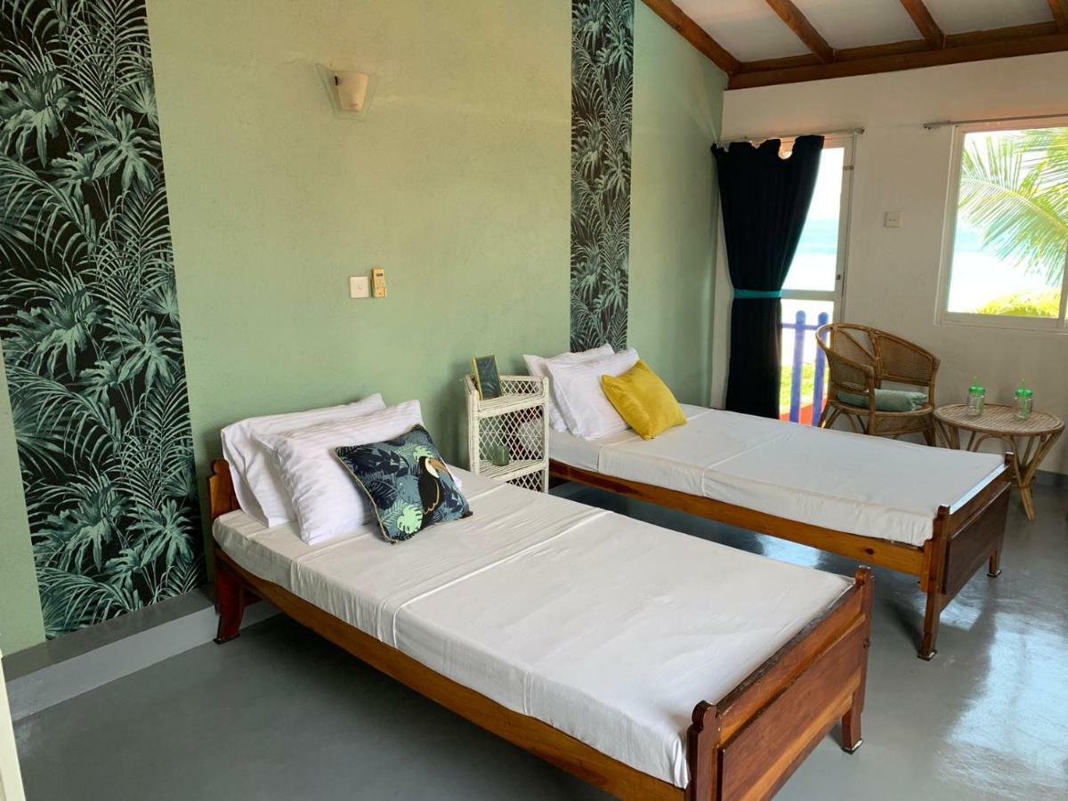 Airy Dale Villa And Guesthouse 앰발랑고다 외부 사진